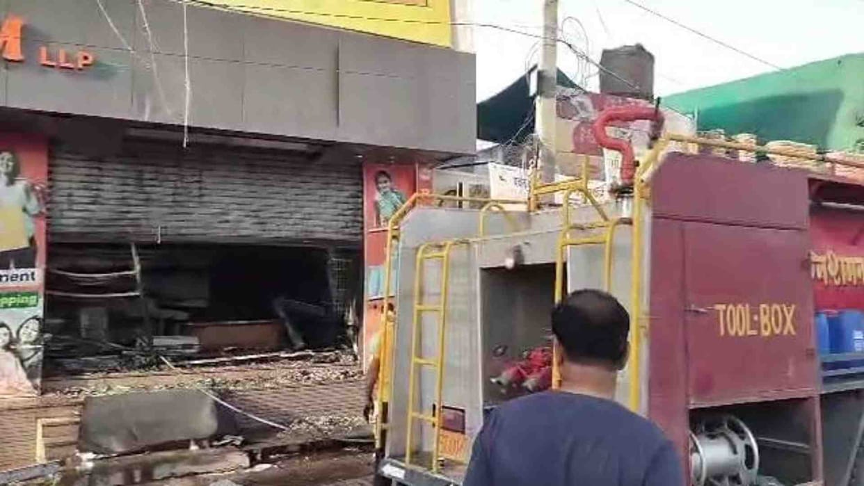 Balotra News: A huge fire broke out in the PNP handloom factory in Balotra