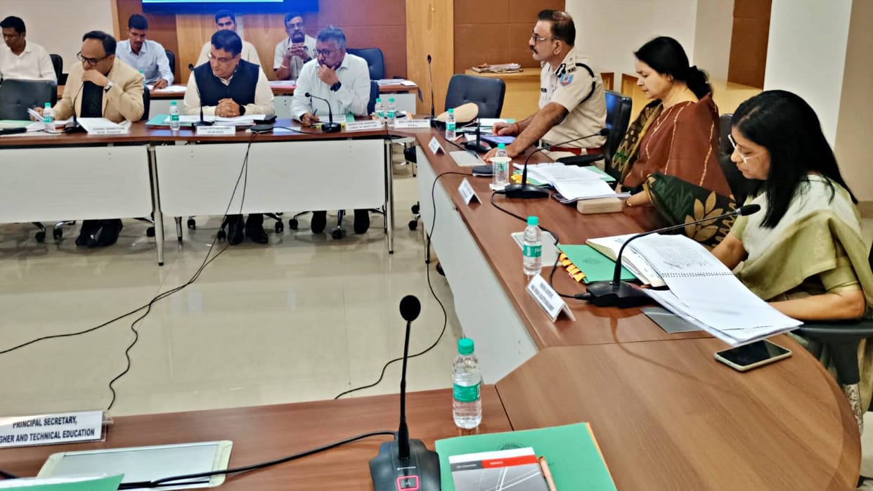 Ranchi Strict monitoring of drug production distribution and consumption drug stores list to Home Secretary