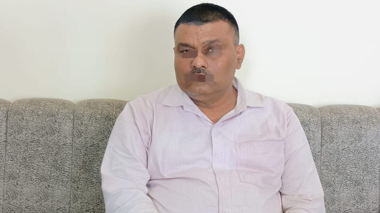Inspector of Khadi Village Industries Department arrested taking bribe in Bareilly