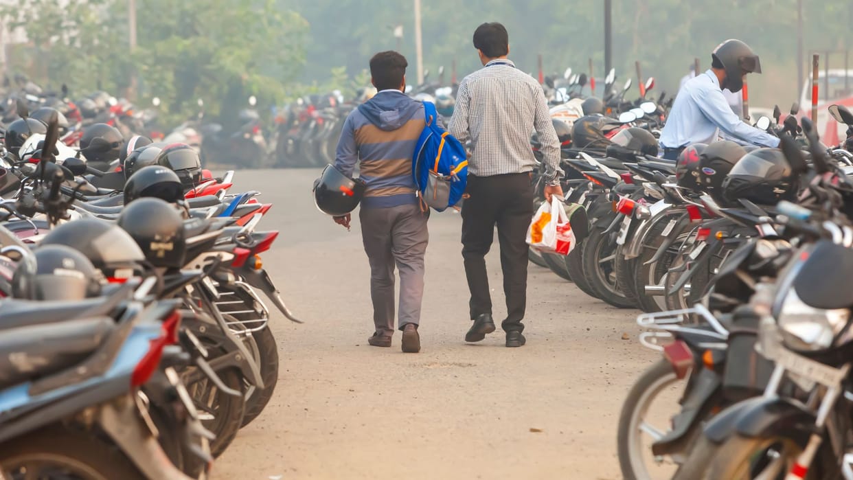 Two-Wheeler Parking Shortage: Maharashtra to Revise DCR for Compulsory Parking Spaces