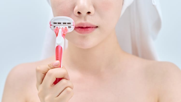 Beauty Tips Right Way To Use Facial Razor On Face Facial Shaving Tips ...