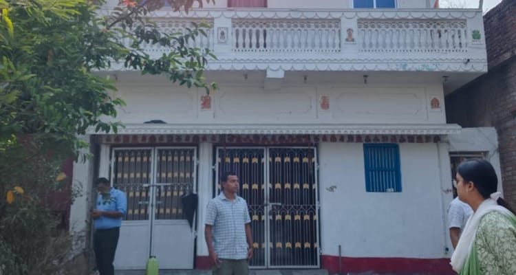 Bihar News: अंचालधिकारी के ठिकानों पर छापेमारी करने पहुंची एसवीयू की टीम, कालाधन कमाने का आरोप