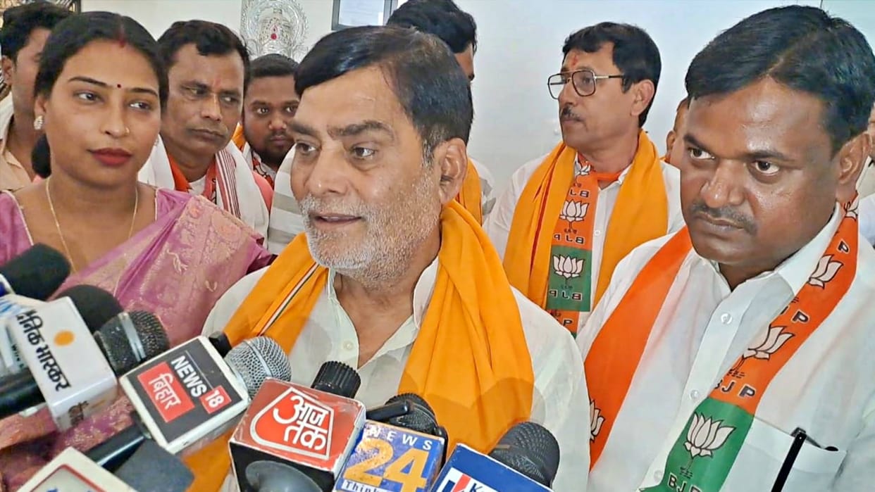 Bihar Former MP Ramkripal Yadav said Central government is keeping close watch on restoring peace in Bengal