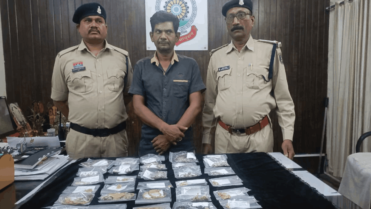 Three arrested including two minors who stole jewellery worth lakhs from Badi Maa house