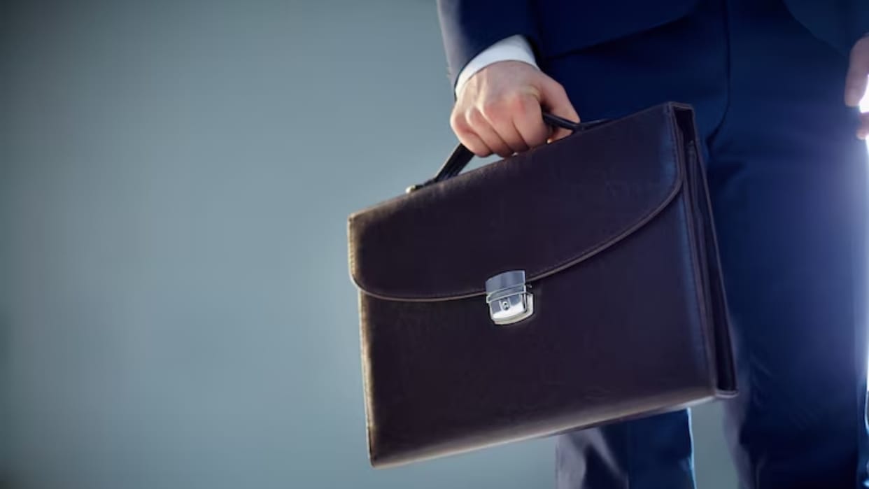 Career Tips: Learn from Daily Life, A True Leader Inspires Through Real Experiences