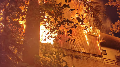 Kanpur: Fire broke out on the third floor of a lamination factory due to short circuit