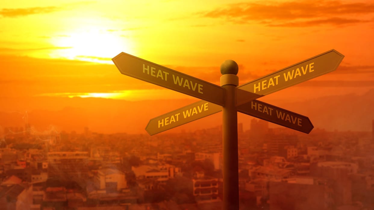 UP Weather Heatwave alert in 19 districts drizzle alert in Terai from May 16