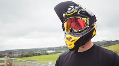 स्मार्ट हेलमेट