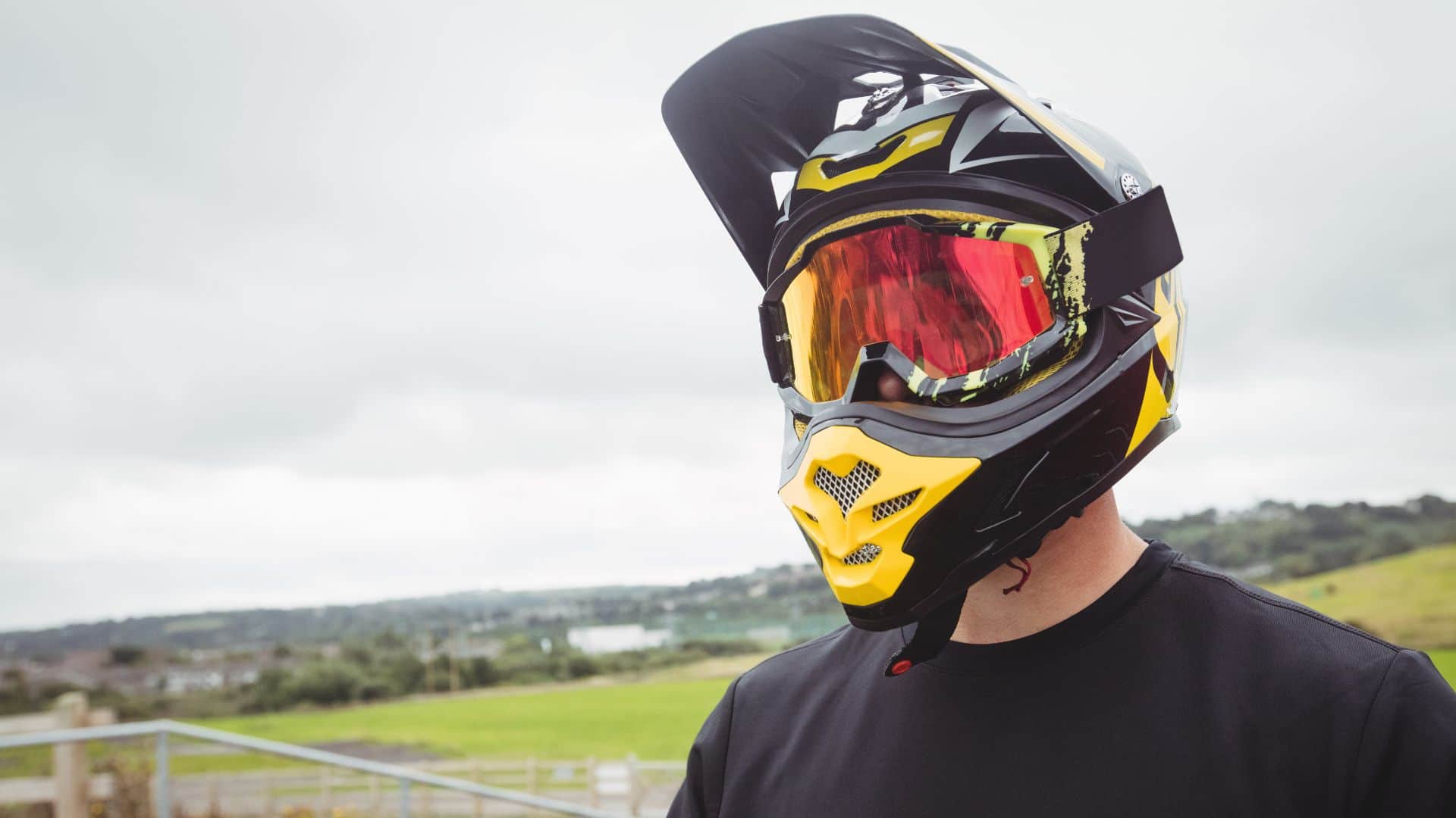 Smart Helmet Buying Guide 2026: 5 Essential Tips for Bluetooth and Camera Helmets