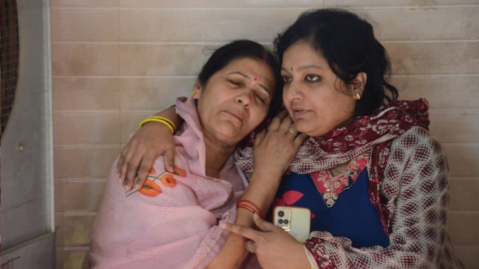 Kanpur Accident News Vishal Car Driver Died in Bithur Road Accident Details News in Hindi