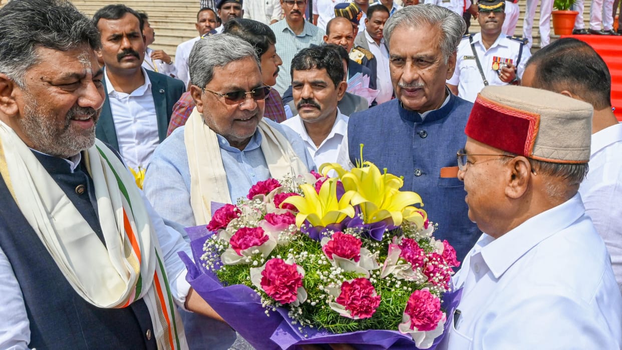 Karnataka Guv forwards Bill on 4pc quota to Muslims in govt contracts to President's assent, Hindi News