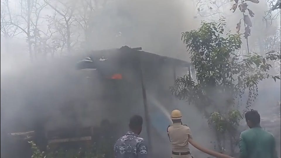 huge fire broke out in KCN company yard several bikes including two four wheelers engulfed in fire brought und