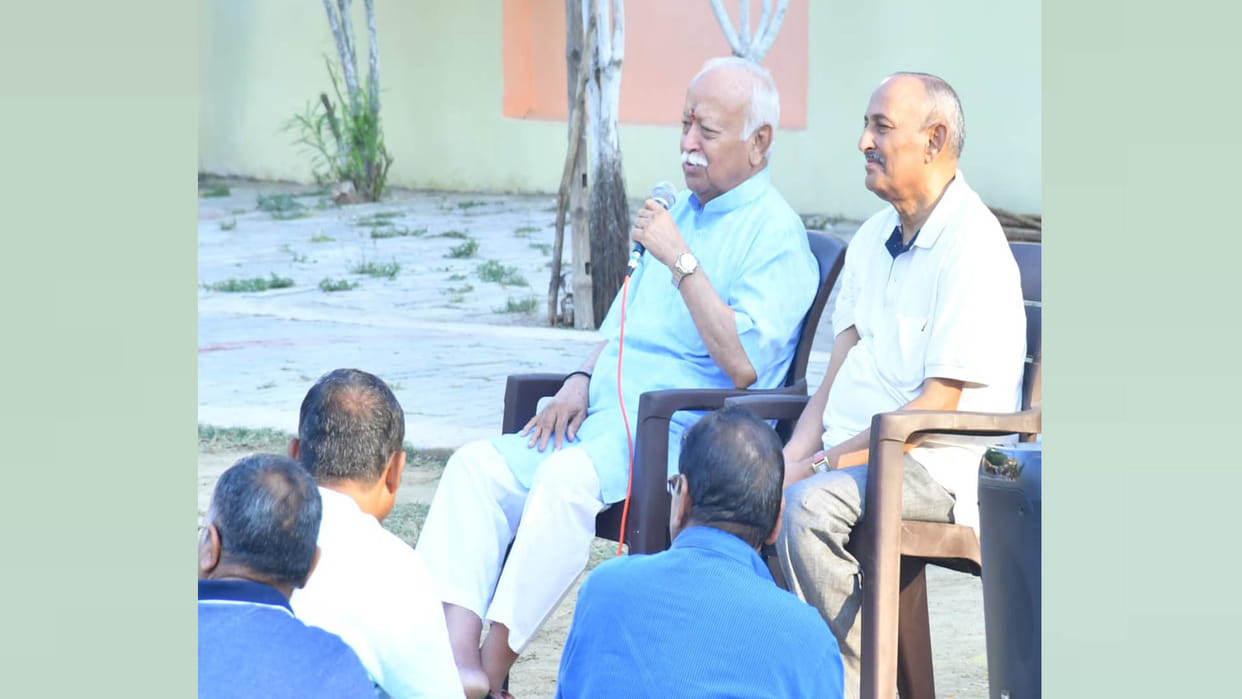 Sangh chief said- world is understanding the customs, traditions of the country, we also have to understand