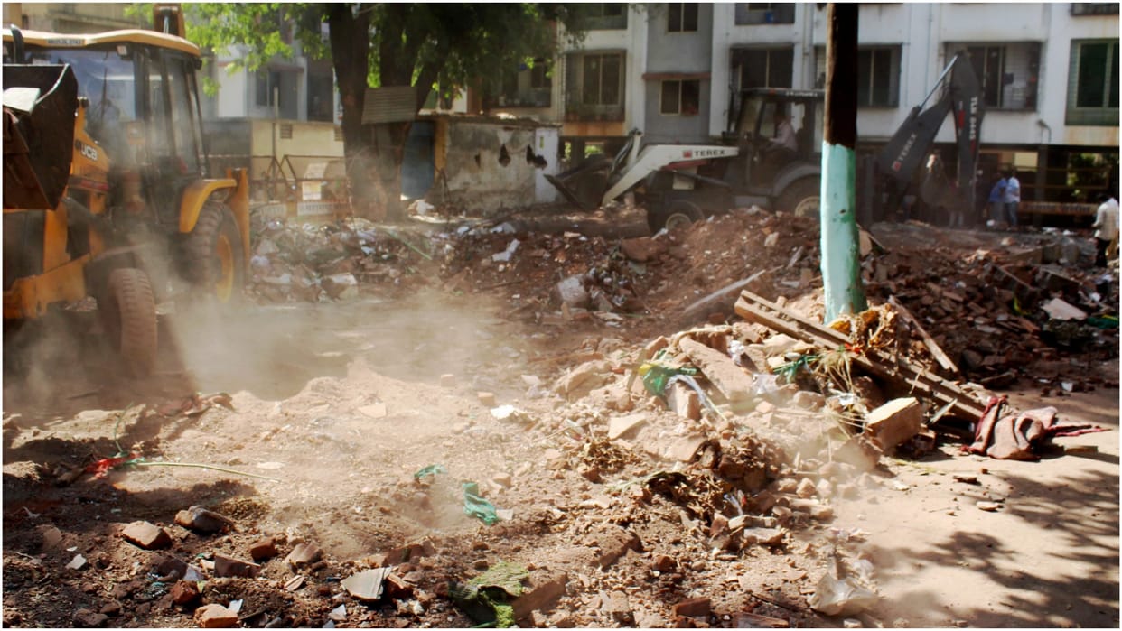 Uproar over bulldozer action at a religious place in Nashik; Crowd-police clash, 21 injured, 15 in custody