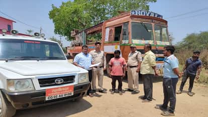 Bore mining without permission bore vehicle seized in Pandaria tehsil area in Kabirdham