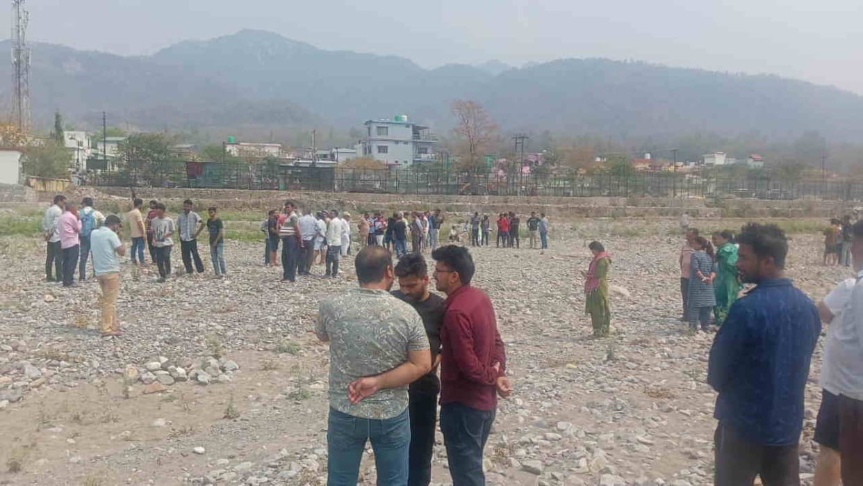 Uttarakhand Crime News Amin posted in Narendra Nagar body found in river head badly crushed by stone