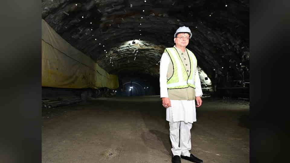 Uttarkashi Silkyara Tunnel Breakthrough today 41 workers were trapped for 17 days than came into limelight Pho