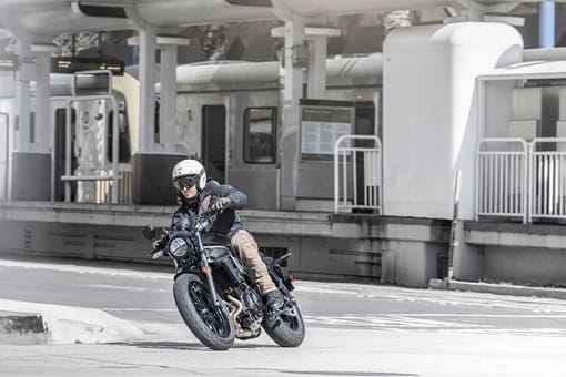2025 Kawasaki Eliminator mid-sized cruiser Motorcycle Launched in India Know Price Features Specs