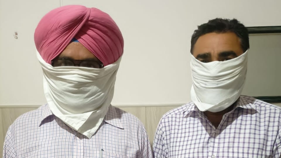 Patwari and Field Kanungo arrested for taking bribe of Rs 15000 in Barnala