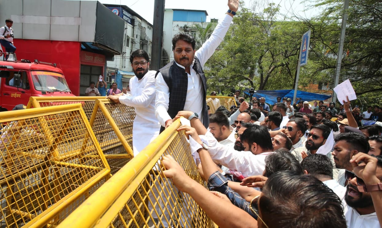 Bhopal: BJP Yuva Morcha protests near PCC over National Herald case, effigy of Rahul Gandhi burnt, clash with