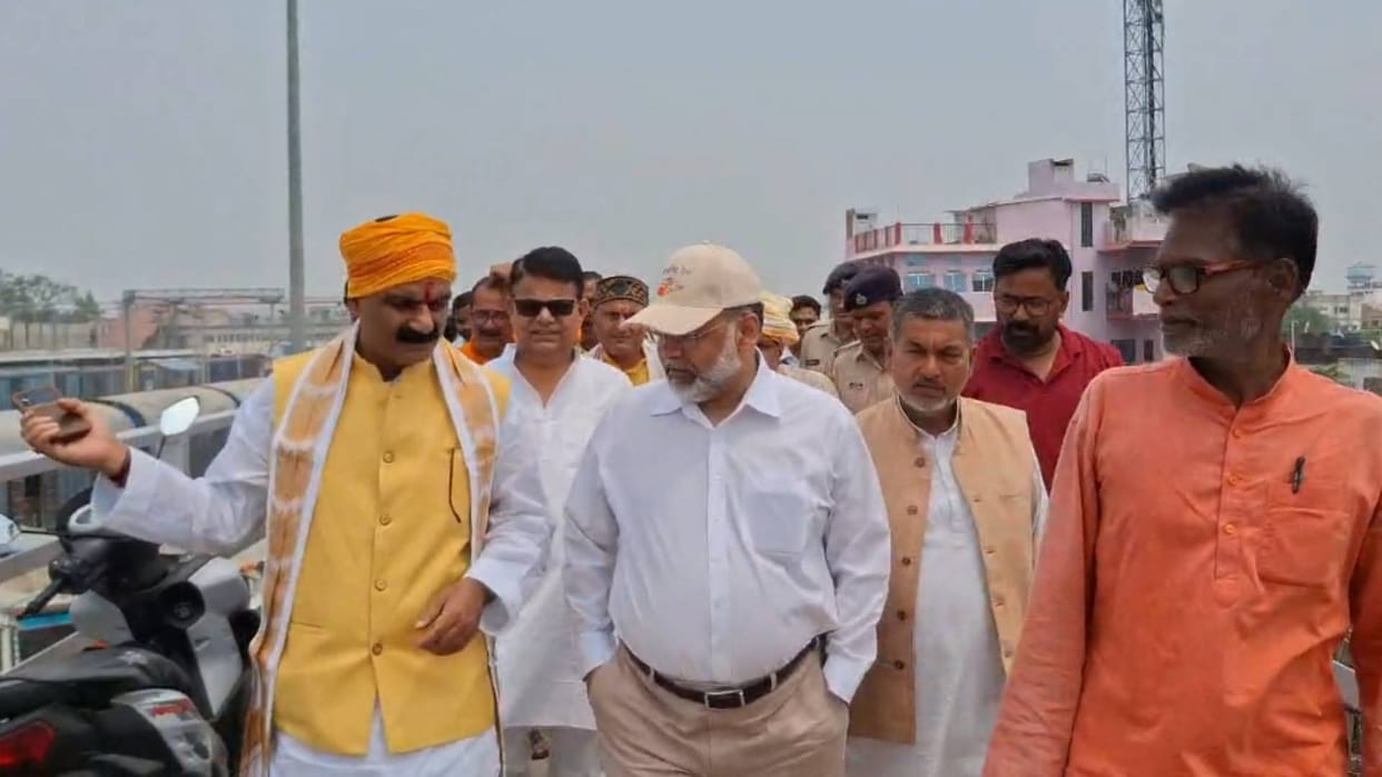 Bihar Darbhanga DRM Vinay Srivastava stations Samastipur Railway Division ready by June Amrit Bharat Yojana