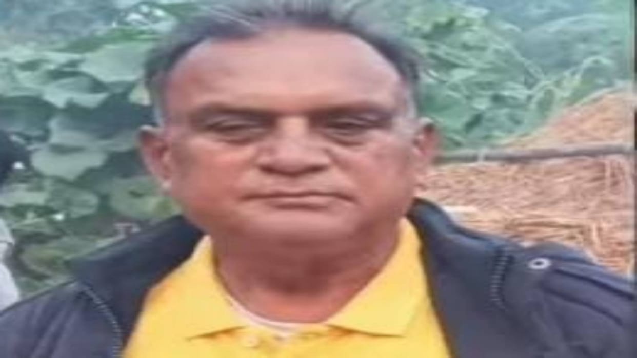 Bihar Road Accident rural doctor going to treat patient in Muzaffarpur was crushed by truck died on spot