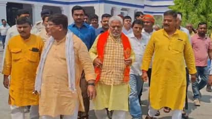 मंत्री प्रेम कुमार सहित अन्य