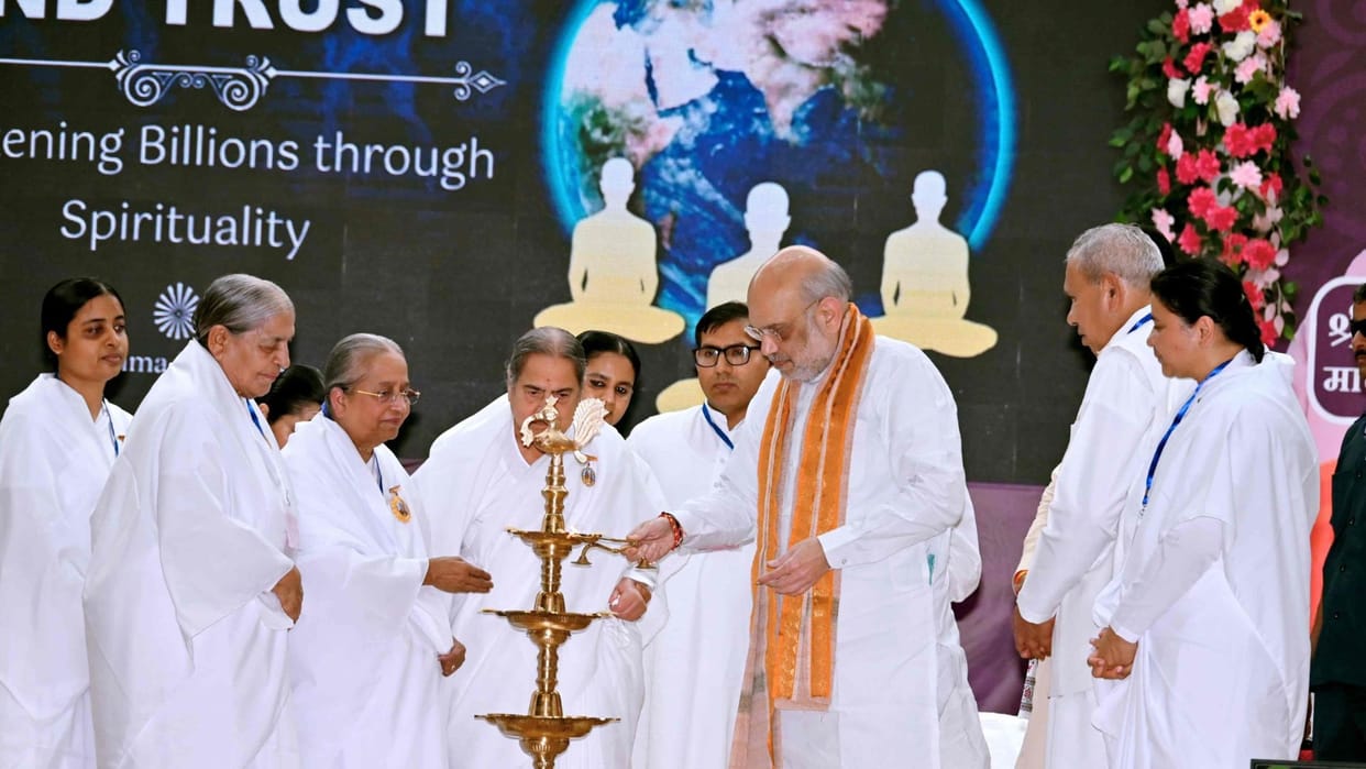 Union Home Minister Amit Shah reached Brahmakumari Institute of Sirohi