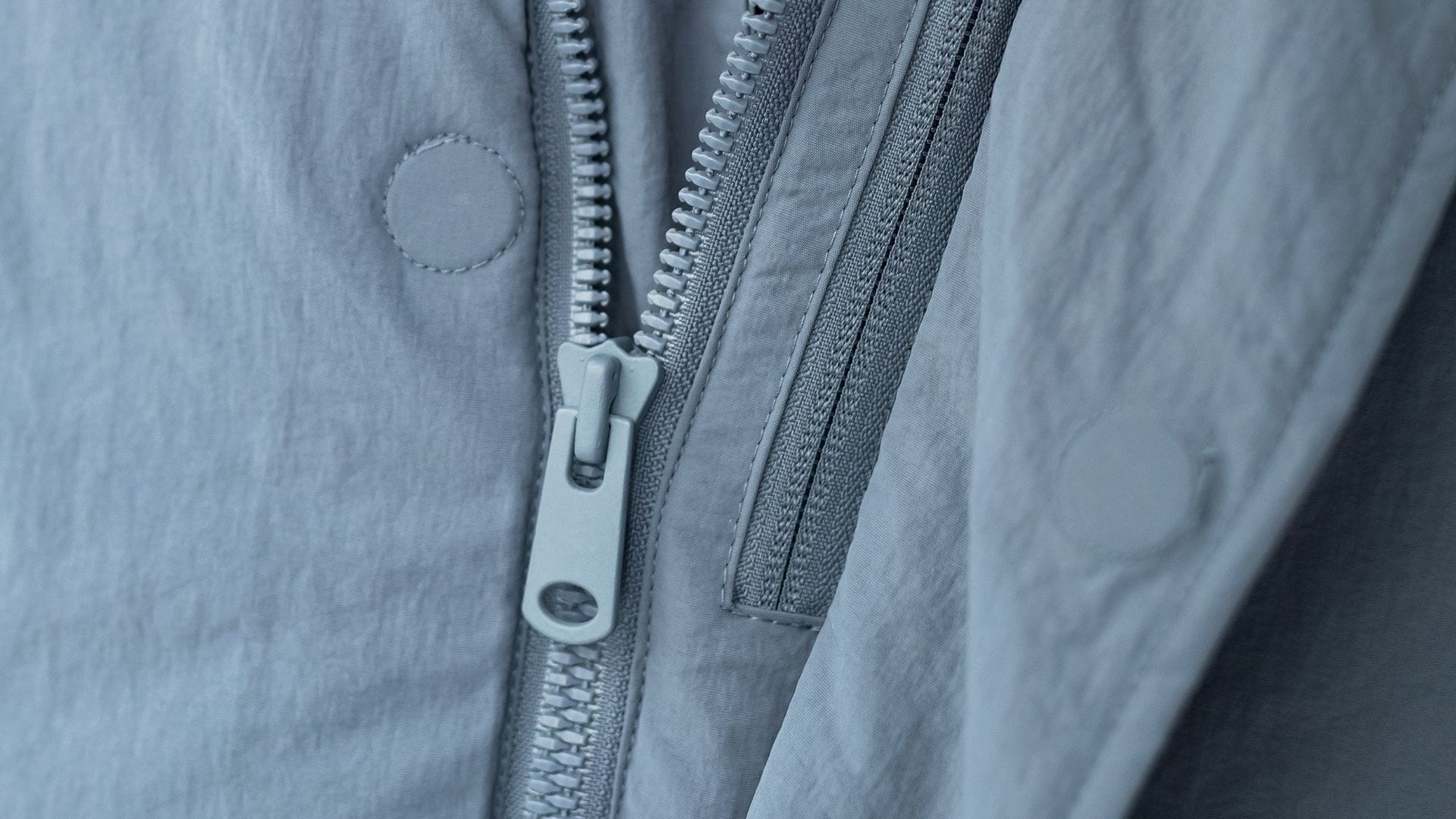 chain of your clothes or bag getting stuck know how to fix it at home in hindi