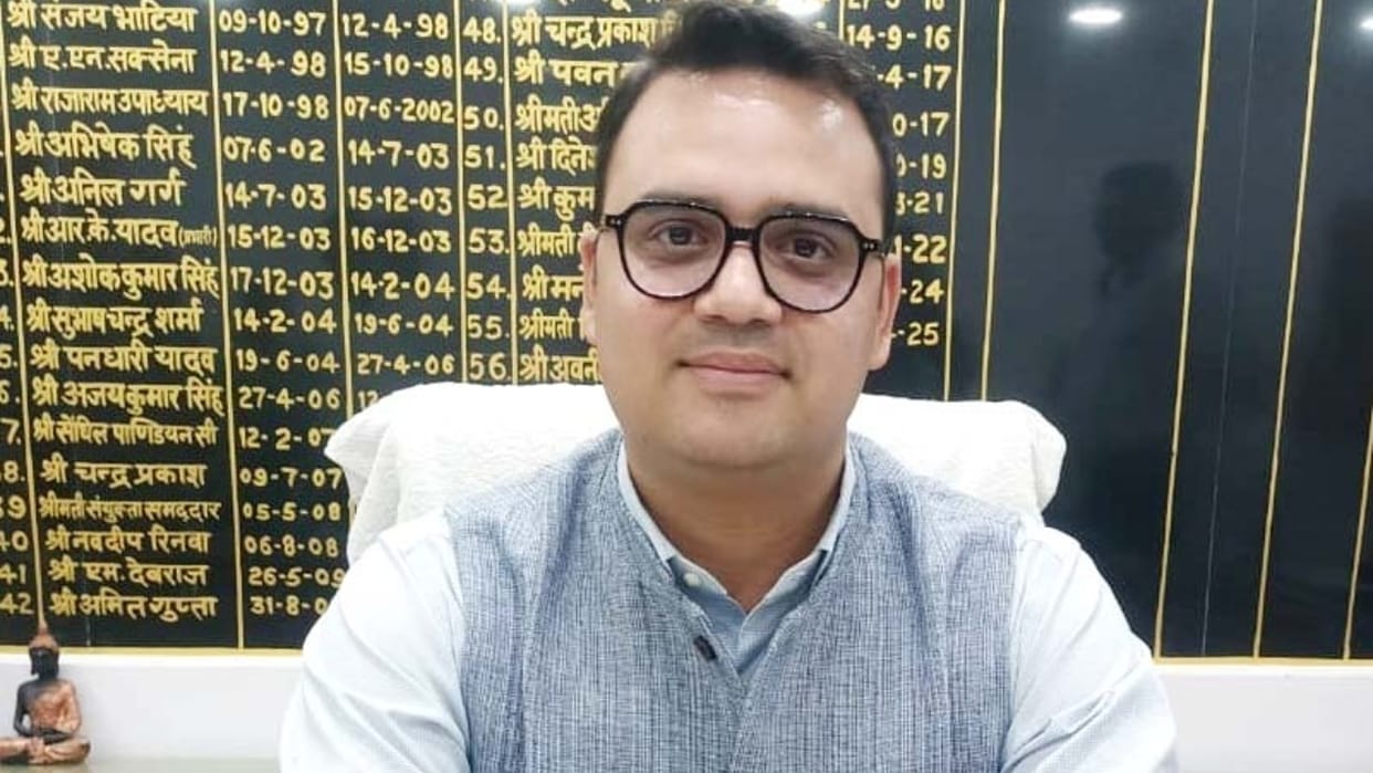 New DM Avnish Kumar Rai took charge and told his priorities in budaun