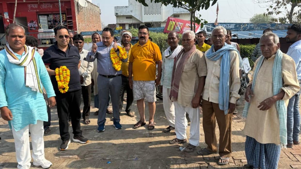 The farmers of Mohansarai today gave a rousing welcome to their advocate of Allahabad High Court