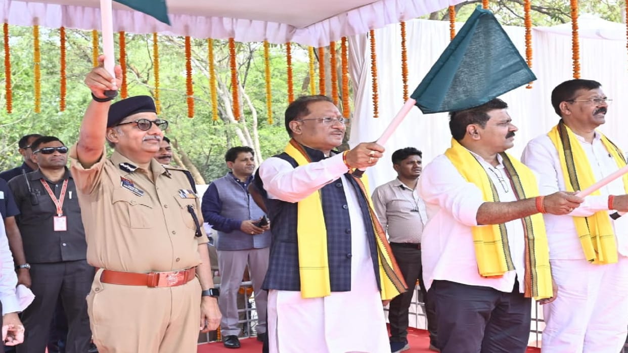 CM Vishnudev Sai flagged off 18 new fire fighting vehicles, inaugurated the co-residential complex in CG