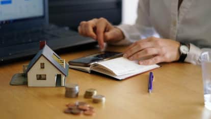 Meerut Property Tax Scam: Rs 42,000 Bill Reduced to Rs 5,000 After Mayor’s Intervention