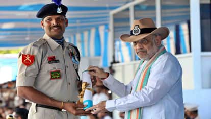 CRPF Rising Day: CRPF showed its preparation to end Naxalism in the parade ground