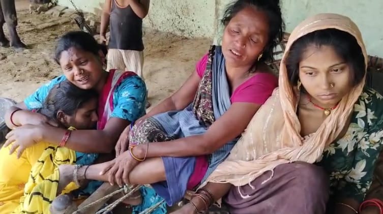 Kanpur A two year old child drowned in a canal people rescued his mother divers tried to find him