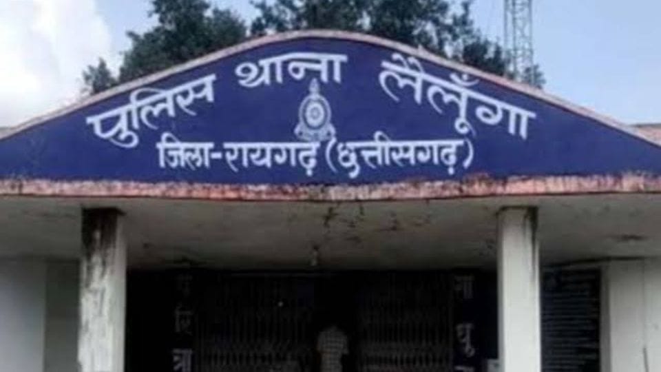 Theft in secluded house of lecturer in Raigarh