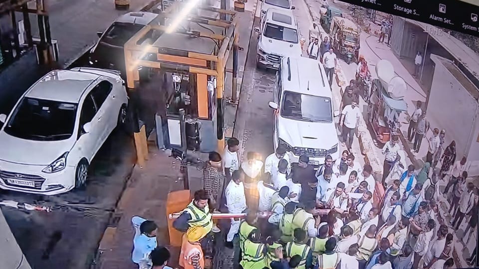 Bhim Army officials create ruckus at Gabhana toll plaza