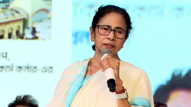 West Bengal: 'बंगाली में और ज्यादा बोलो, डरने की जरूरत नहीं...', मुख्यमंत्री ममता बनर्जी ने किया आह्वान
