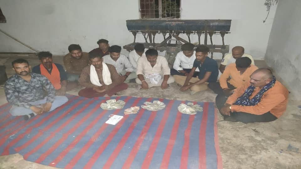 13 जुआरी गिरफ्तार