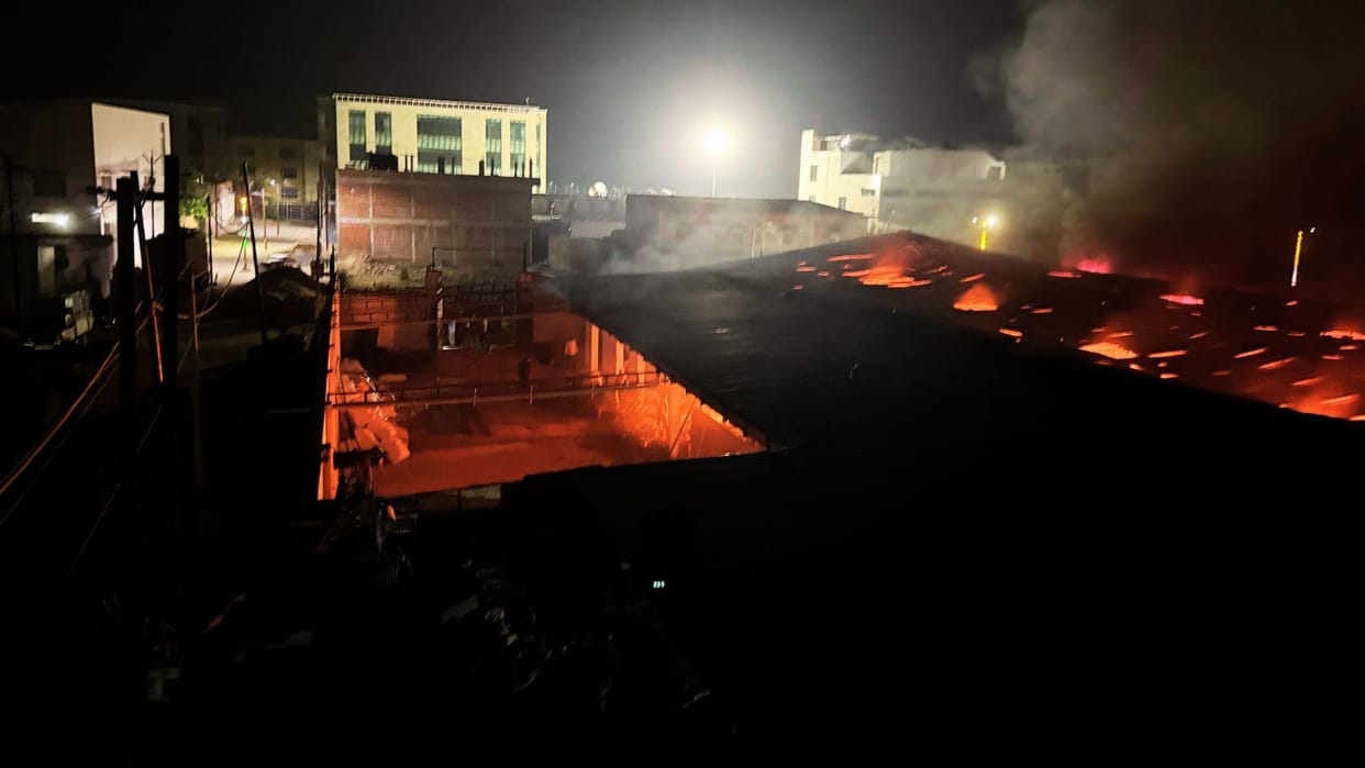 Cotton mill destroyed in Bhadohi Loss of Rs 8 crore due to fire