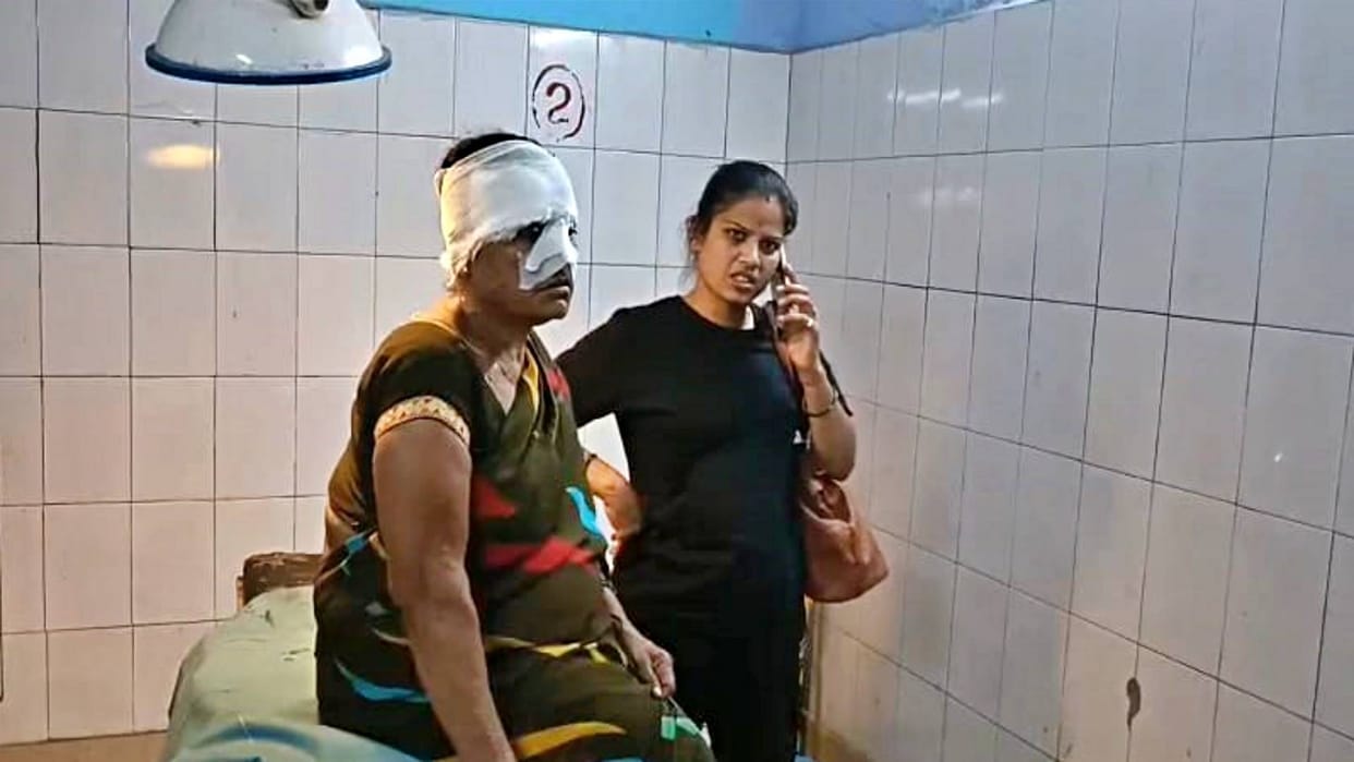 Crime News Vaishali Bihar Damad shot his own Saas woman is in critical condition and is undergoing treatment