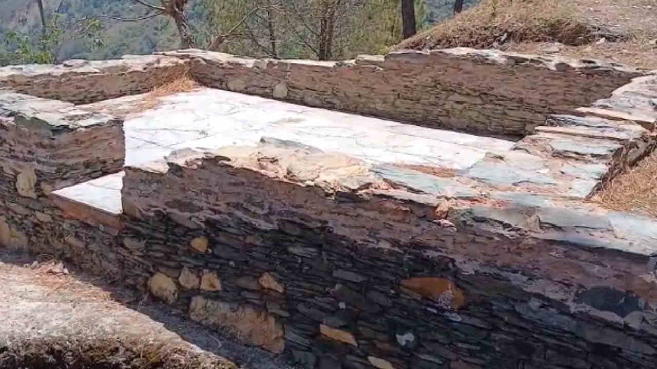 World Heritage Day Chandpur Garhi is one of the 52 forts tells about palace activities Karnprayag Chamoli
