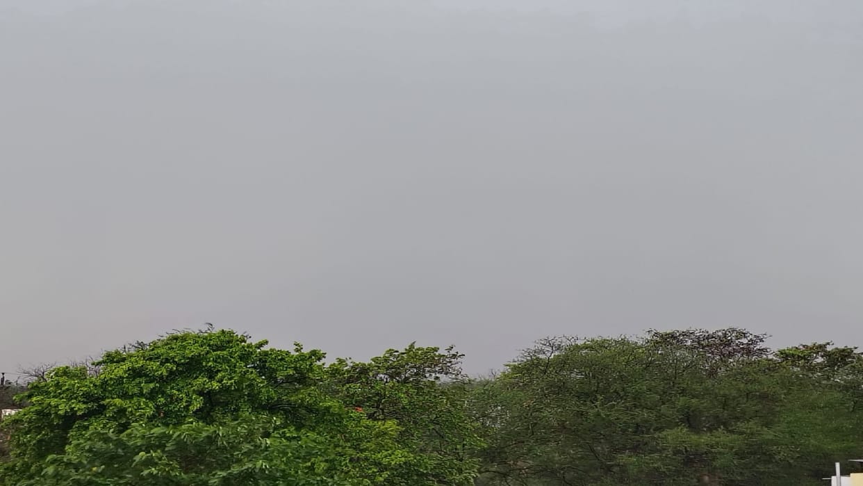 Weather changes in the capital Raipur, rain with strong storm, know IMD alert