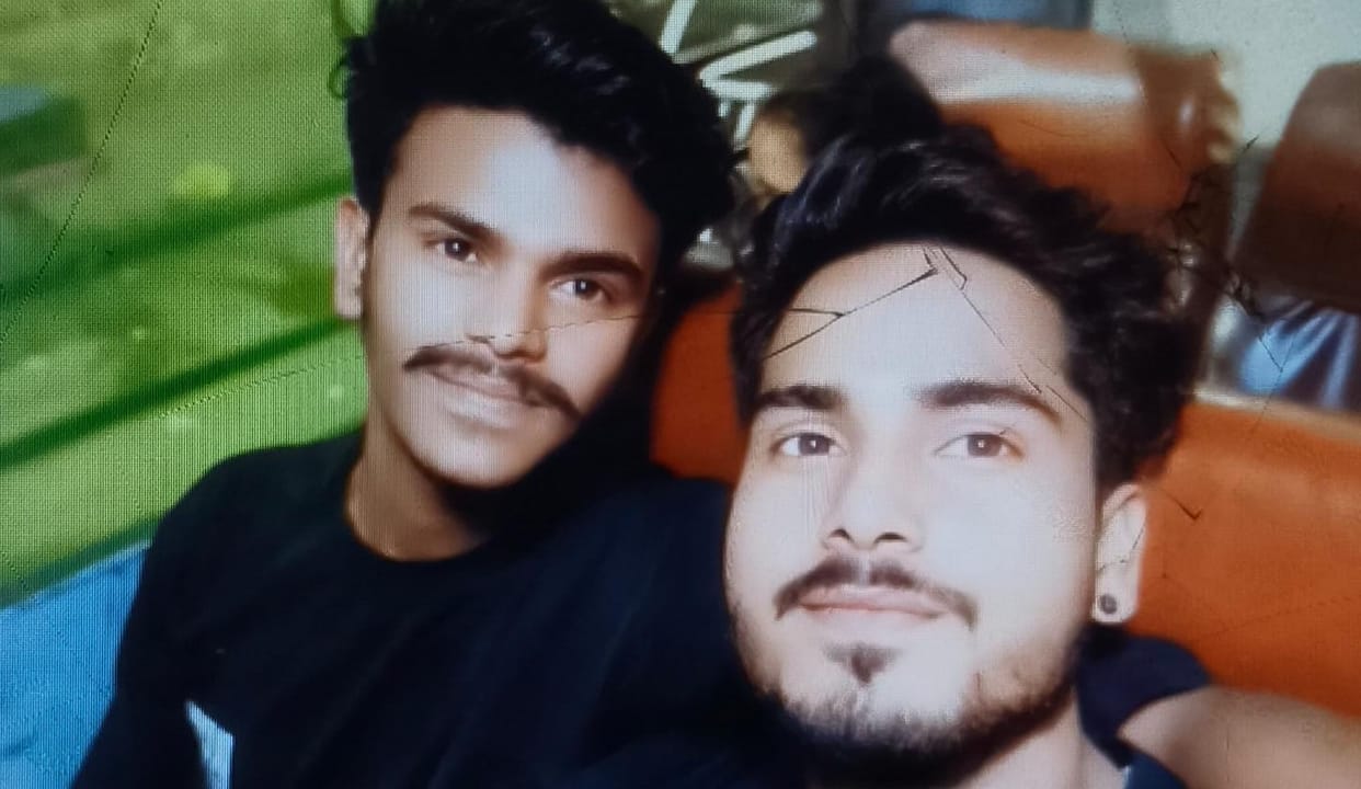 Kanpur accident Death took away friends who always stayed together trolley stopped suddenly bike had entered