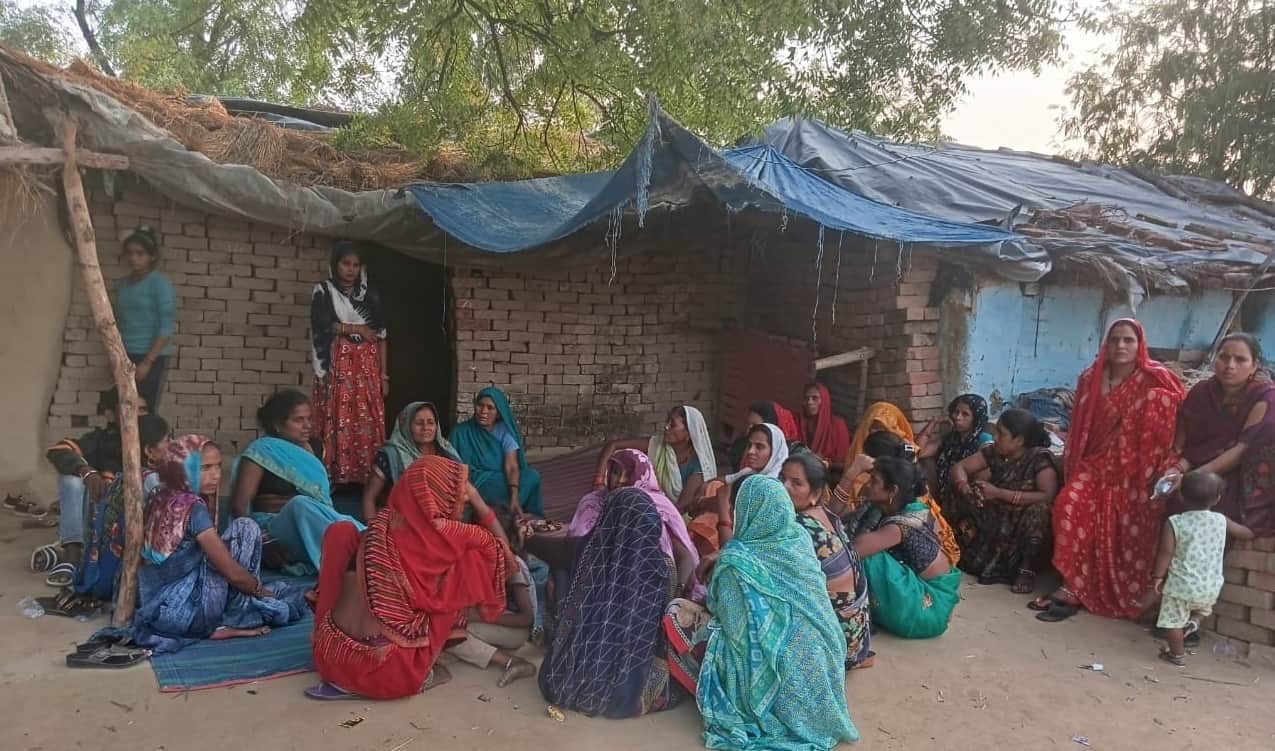 Kanpur Road Accident High speed auto overturned in a ditch three including driver died three seriously injured