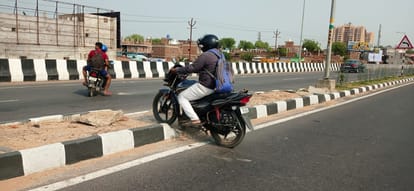 Kanpur Black Spot To avoid a 12 km detour people broke the divider and made a new cut themselves