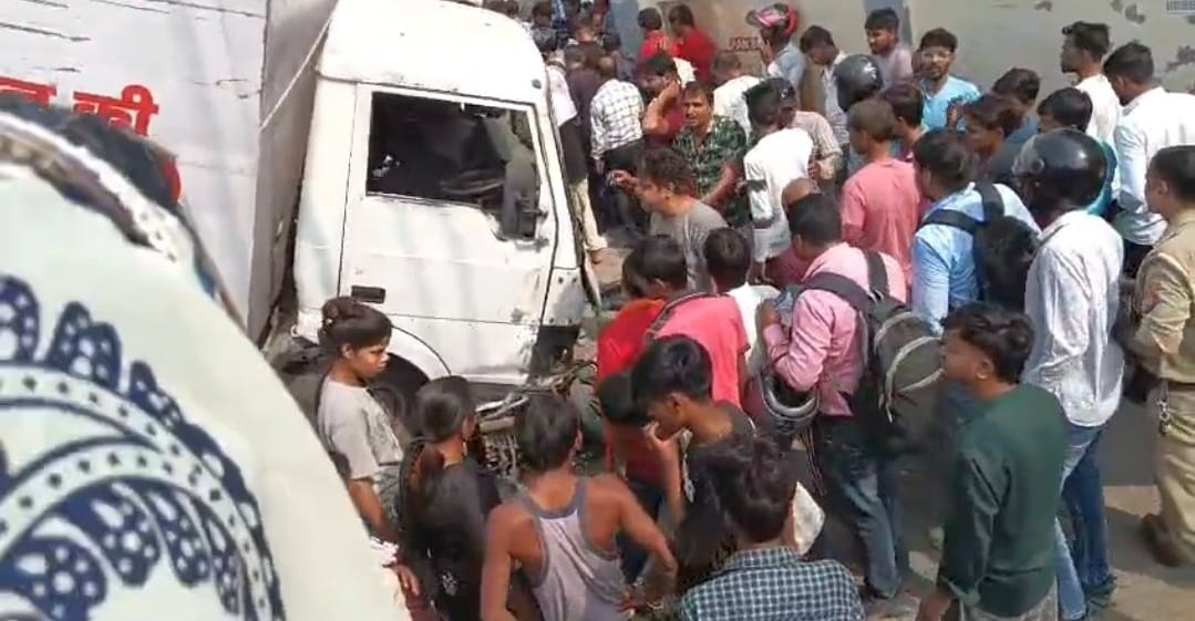 Kanpur Accident DCM fell down while being dragged by bike family members reached postmortem house inquiring