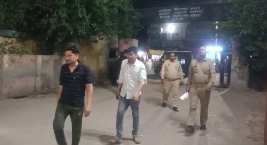 Police officer beaten up by car riders