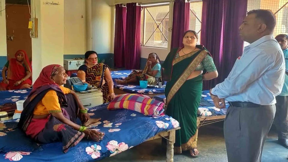 An elderly person pleaded in the old age home
