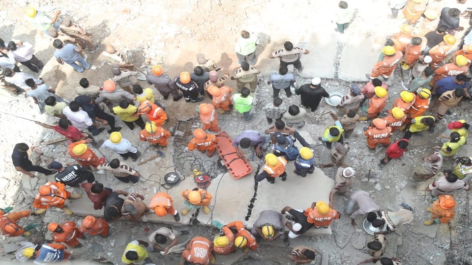Mustafabad Building Collapsed 11 lives could saved hint received a few hours ago complete timeline of accident